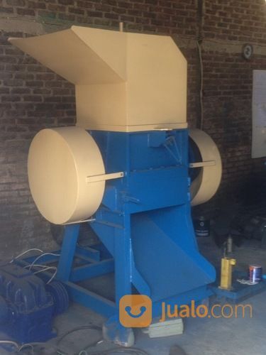 Mesin Pencacah Plastik