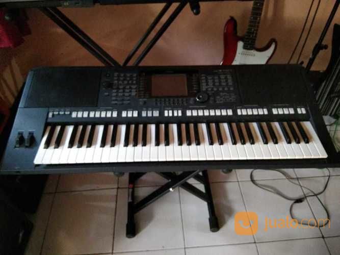 Keyboard YAMAHA PSR S750