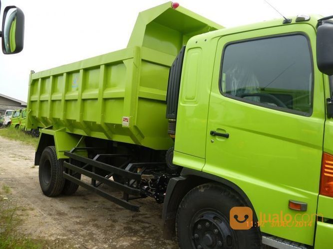 Dump Truk Hino FG 260 JJ 4x2 Euro 4, kapasitas 12m3 – 15m3 (Kondisi Baru)