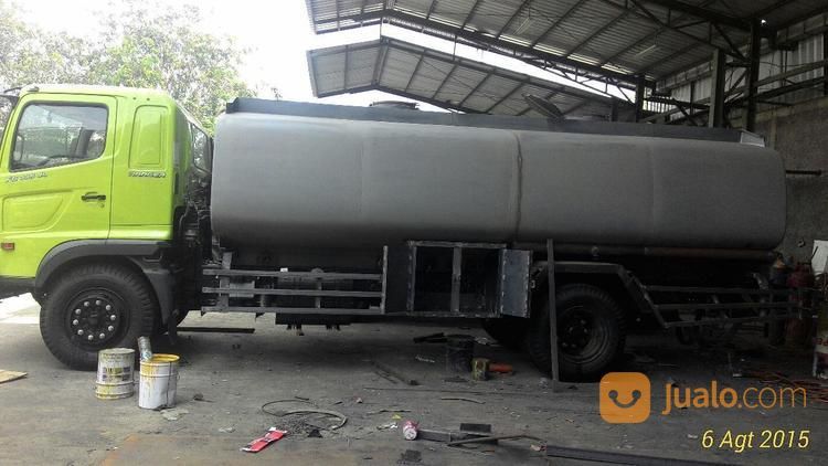 Truk Tangki Kapasitas 12.000 - 15.000 L, Hino FG 260 JL 4x2 Euro 4 (Kondisi Baru)