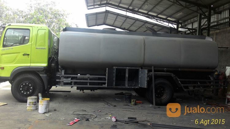 Truk Tangki Kapasitas 12.000 - 15.000 L, Hino FG 260 JL 4x2 Euro 4 (Kondisi Baru)
