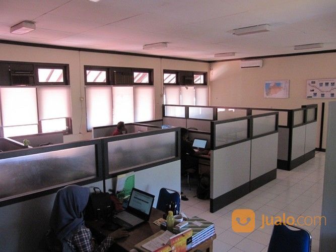 Partisi Sekat Ruang Kantor (Key)