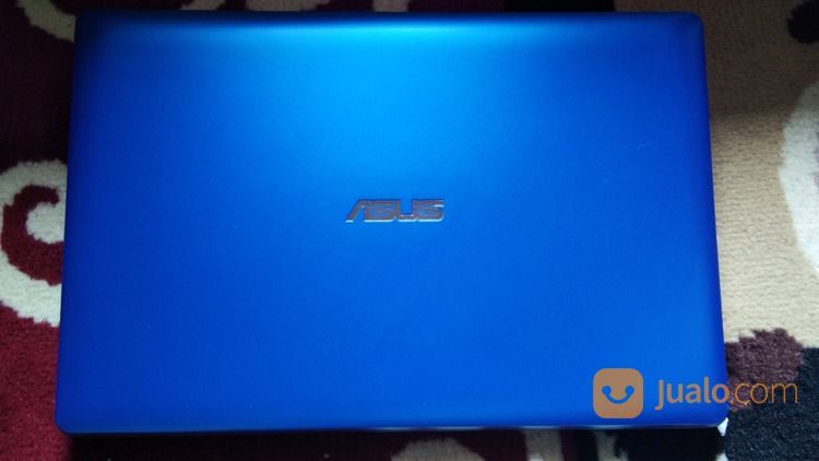 Notebook ASUS X 200M