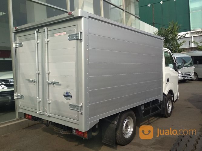 Isuzu TRAGA BOX