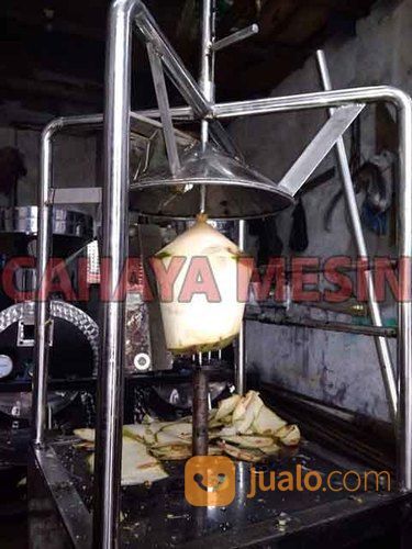 Mesin Kupas Kelapa Muda