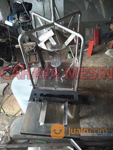 Mesin Kupas Kelapa Muda