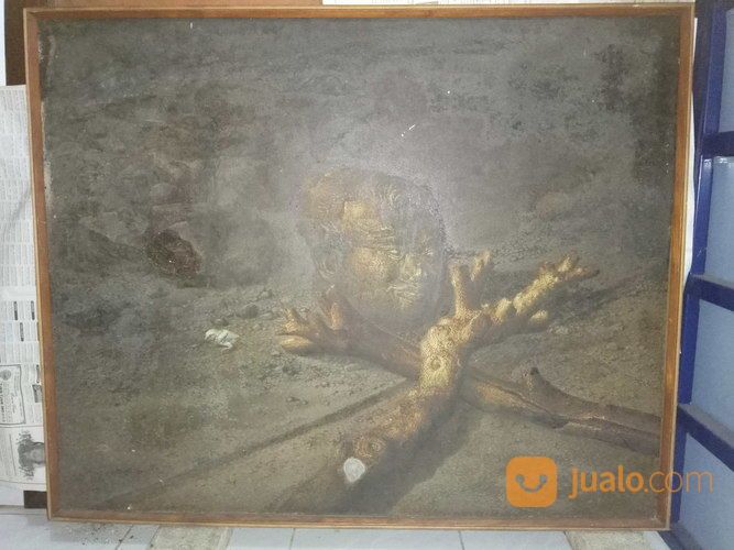 Lukisan Karya Seni - Arca Kepala Gajah Mada Dengan Anaknya Ayam