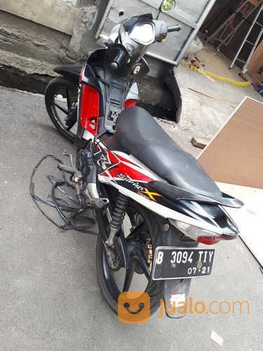 Honda Supra X 125 . Th2010 Warna Putih Merah .