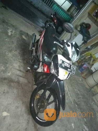 Honda Supra X 125 . Th2010 Warna Putih Merah .