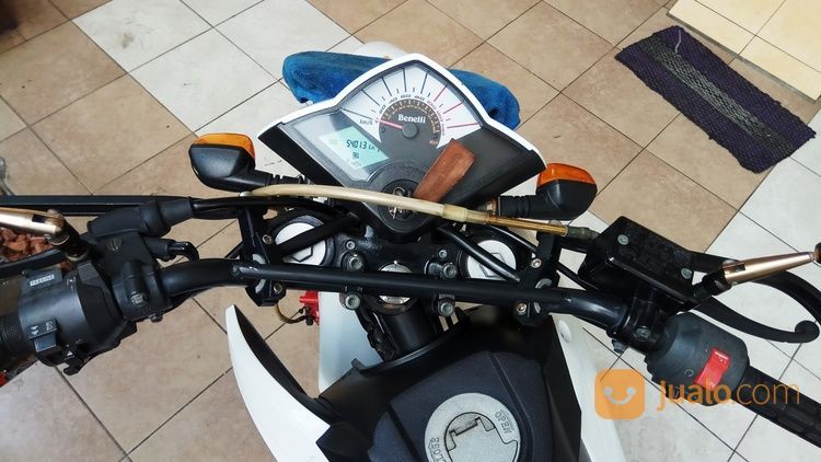 Benelli Python 200 Putih Jakarta