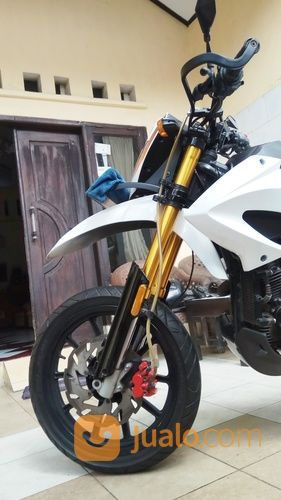 Benelli Python 200 Putih Jakarta