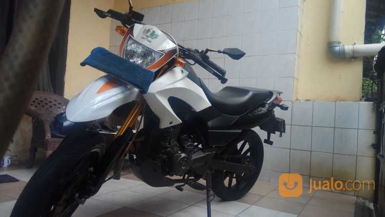 Benelli Python 200 Putih Jakarta