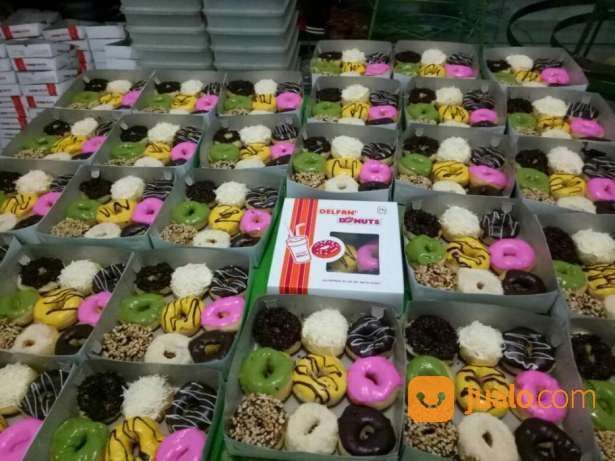 Donat Delfan Terima Pesanan