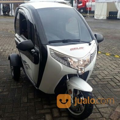 Motor Listrik Tiga Roda Selis Buat Ibu Ibu