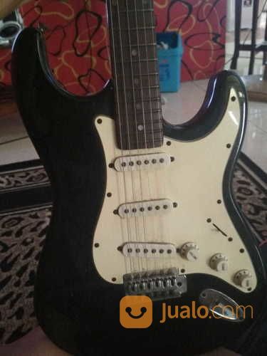 Gitar Stratocaster Dan Ampli Sepaket