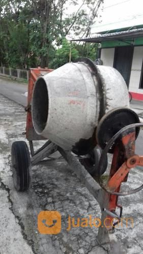 Sewa Stamper, Molen, Trowel, Baby Roller, Jack Hammer Dan Alat Proyek Lainnya