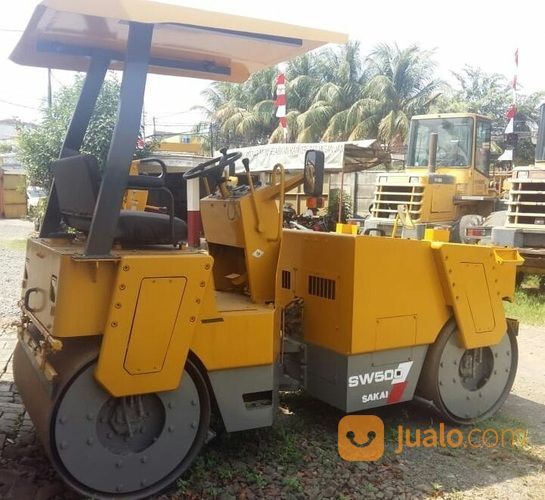 Tandem Roller Kombinasi Sakai SW500