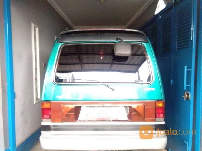 Mobil Mazda E2000