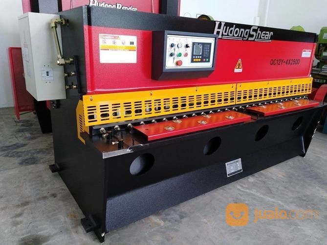 Mesin Potong Plat Dan Stainless Hydraulic ( Ada Mesin Bending/ Tekuk