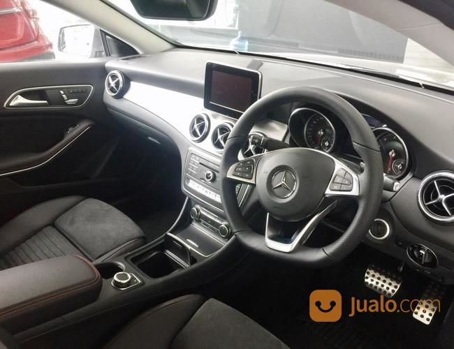 Mercedes-Benz CLA 200 AMG Line 2018