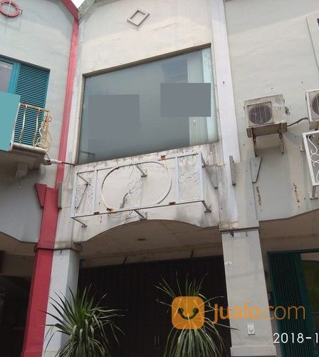 Ruko Golden ITC BSD. Kompleks Perdagangan Dan Komersial Ramai