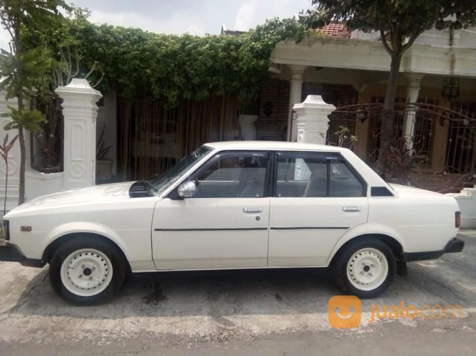 TOYOTA DX SEDAN PUTIH