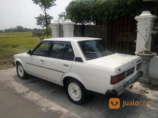 TOYOTA DX SEDAN PUTIH