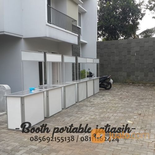 Meja Booth Portabel Milo Kepal Sostel