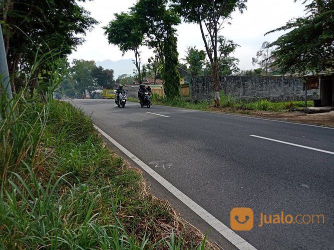 Rumah Mewah Jl Raya Solo Tawangmangu Karanganyar