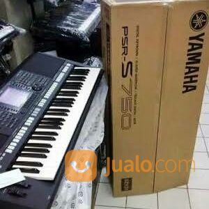 Yamaha Keyboard Psr S750
