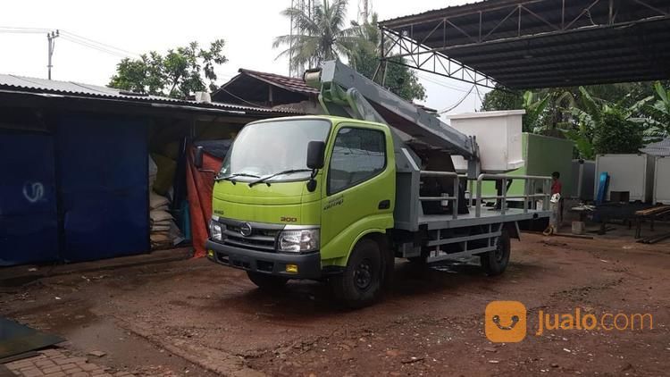 Hino Dutro Skylift Telescopic