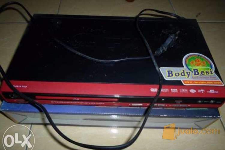 Dvd player merk gmc warna merah