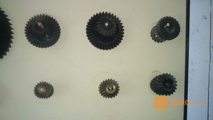 Spare Part Mesin Industri ( Segala Macam Gear) Dll