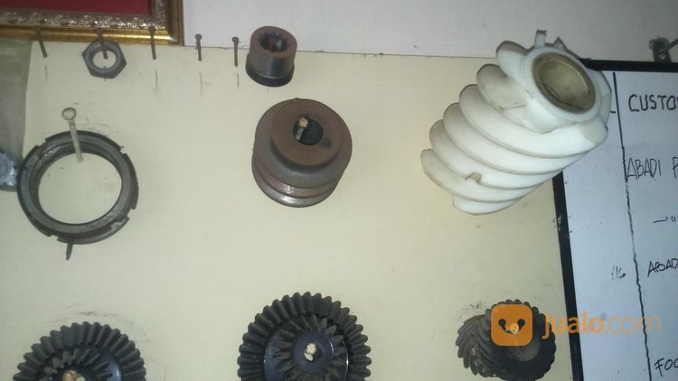 Spare Part Mesin Industri ( Segala Macam Gear) Dll
