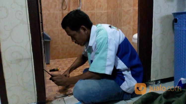 Tukang Kayu - Setel Pintu, Jendela, Kusen, Dan Perbaiki Perabot Kayu
