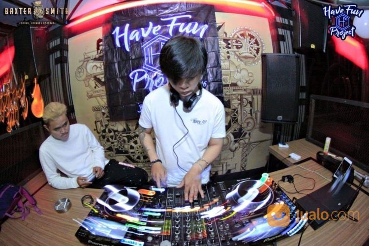 Sewa DJ (Disc Jockey)