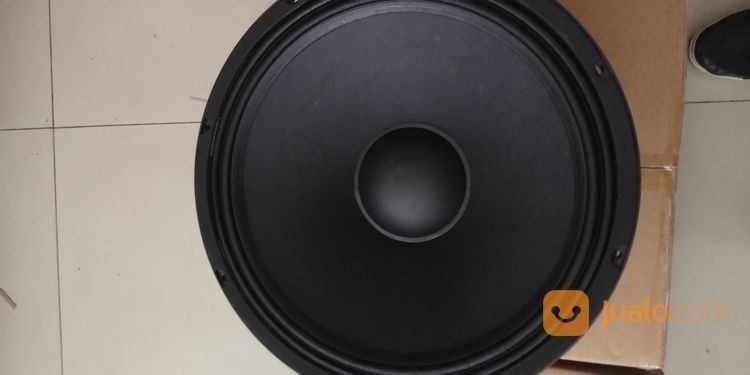 Speaker Subwoofer Rcf L18p300-P400-X400 Made In China 1000 Watt Kwalitas No1 Suara Mantaps