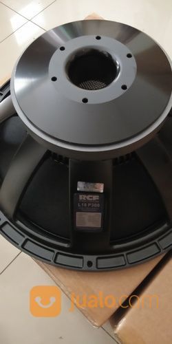 Speaker Subwoofer Rcf L18p300-P400-X400 Made In China 1000 Watt Kwalitas No1 Suara Mantaps