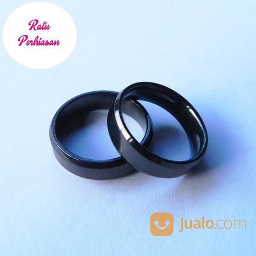 Cincin Titanium Couple Pria Wanita Hitam Black