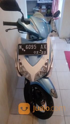 Vario Tangan Pertama