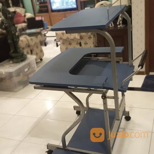 Meja Komputer Merek Starflex Warna Biru