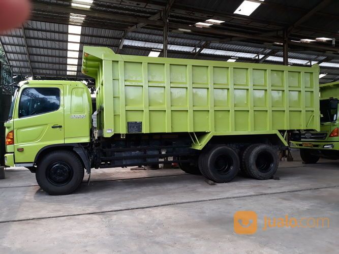 Hino Dumptruck Tronton