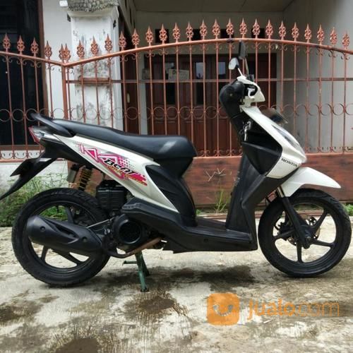 Honda Beat CW 2011 Warna Putih Mulus