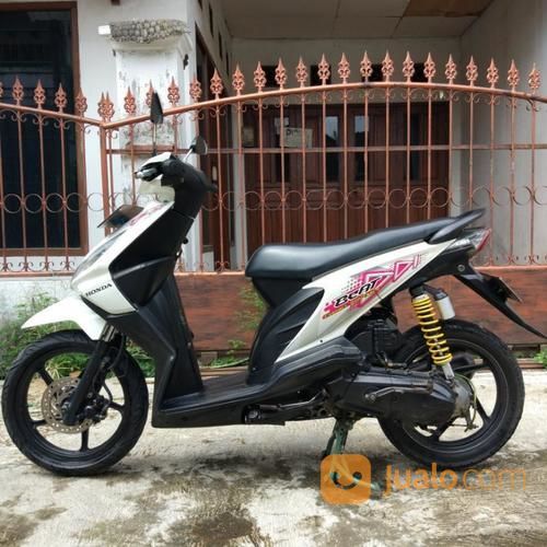 Honda Beat CW 2011 Warna Putih Mulus
