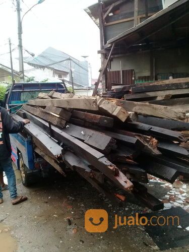 Beli Kayu Bekas Bongkaran.