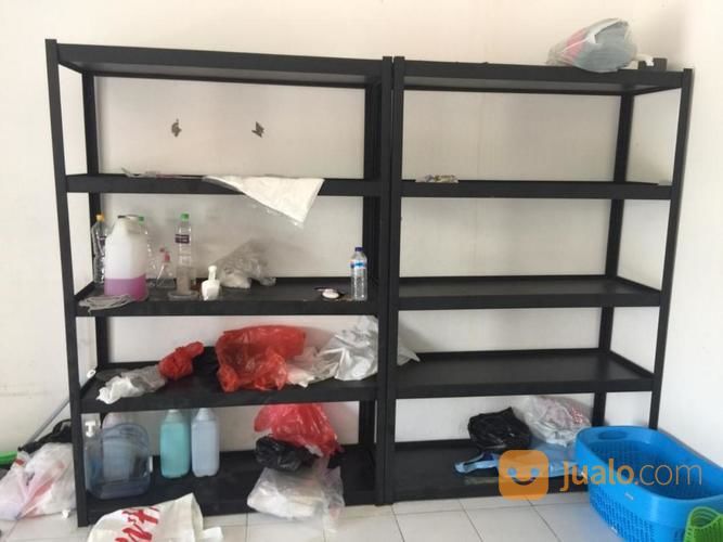 Rak Besi Bekas Dari Usaha Laundry