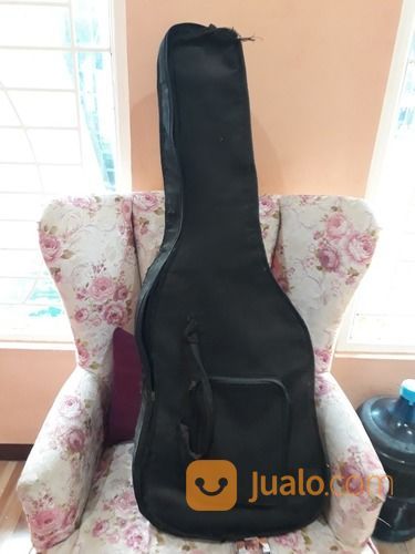 Gitar Listrik Ibanez Plus Tas Gitar Dan Kabelnya Sekaligus, Barang Masih Lumayan Oke, 600 Rb Aj