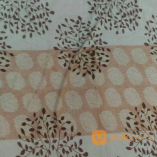 Selimut Motif Daun Ukuran 150x200