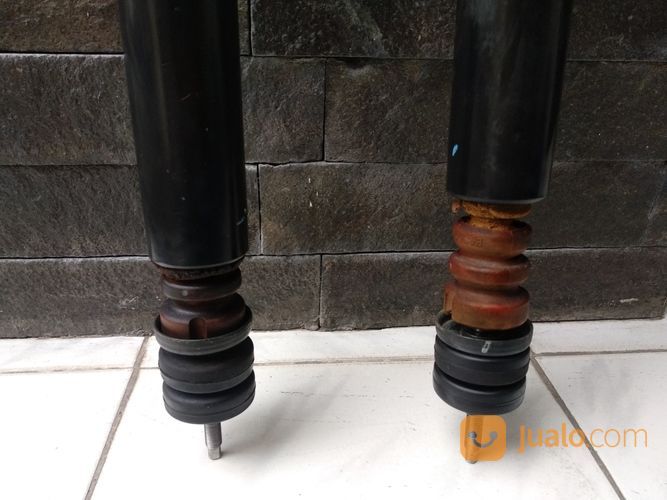 1 Set Shockbreaker Belakang Ertiga Original SGP