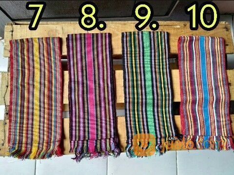 KAIN TENUN IKAT KEPALA ETNIK NUSANTARA LOMBOK